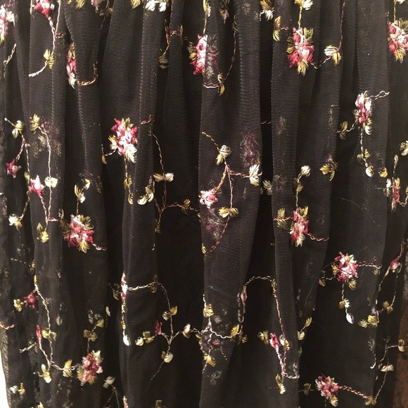 F21 Floral Tulle Skirt - Picture 5 of 10
